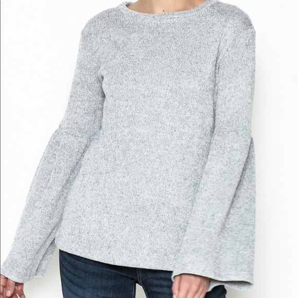 Willa & Wren Tops - Wren & Willa Grey Crewneck Bell Sleeve Top